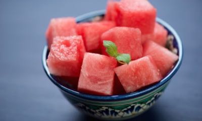 Watermelon-cubes-AdobeStock_69813287.jpg#s-400,240